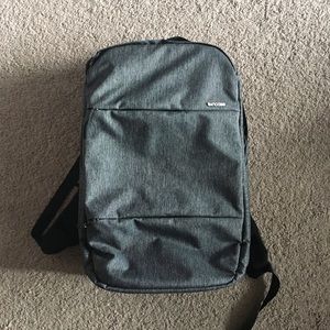 Incase city 15” laptop backpack